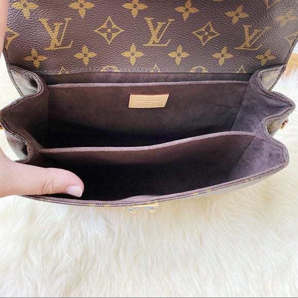 LV Pochette Métis in Monogram Canvas - Picture 13 of 15